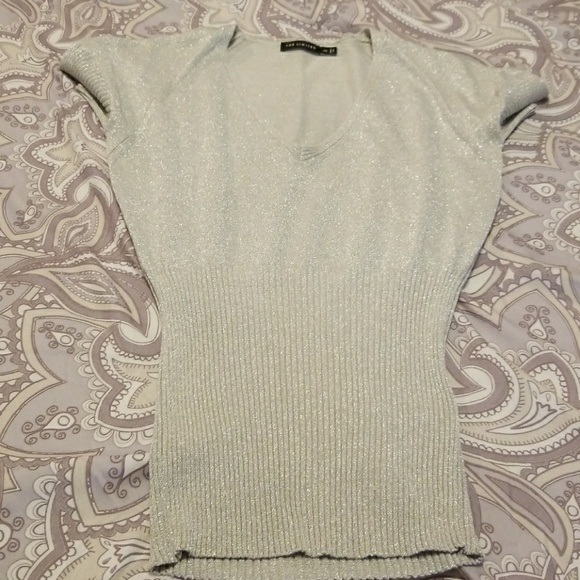 The limited silver top - Picture 3 of 3